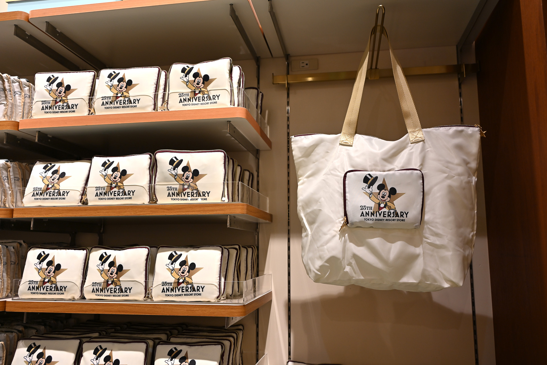 「トートバッグ（ポケッタブル）」（2900円）