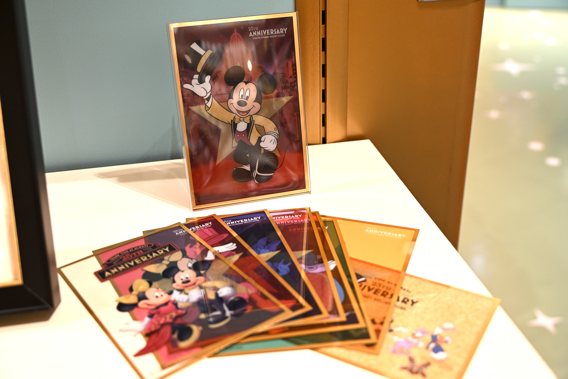 「ポストカードセット フレーム付き」（1100円）