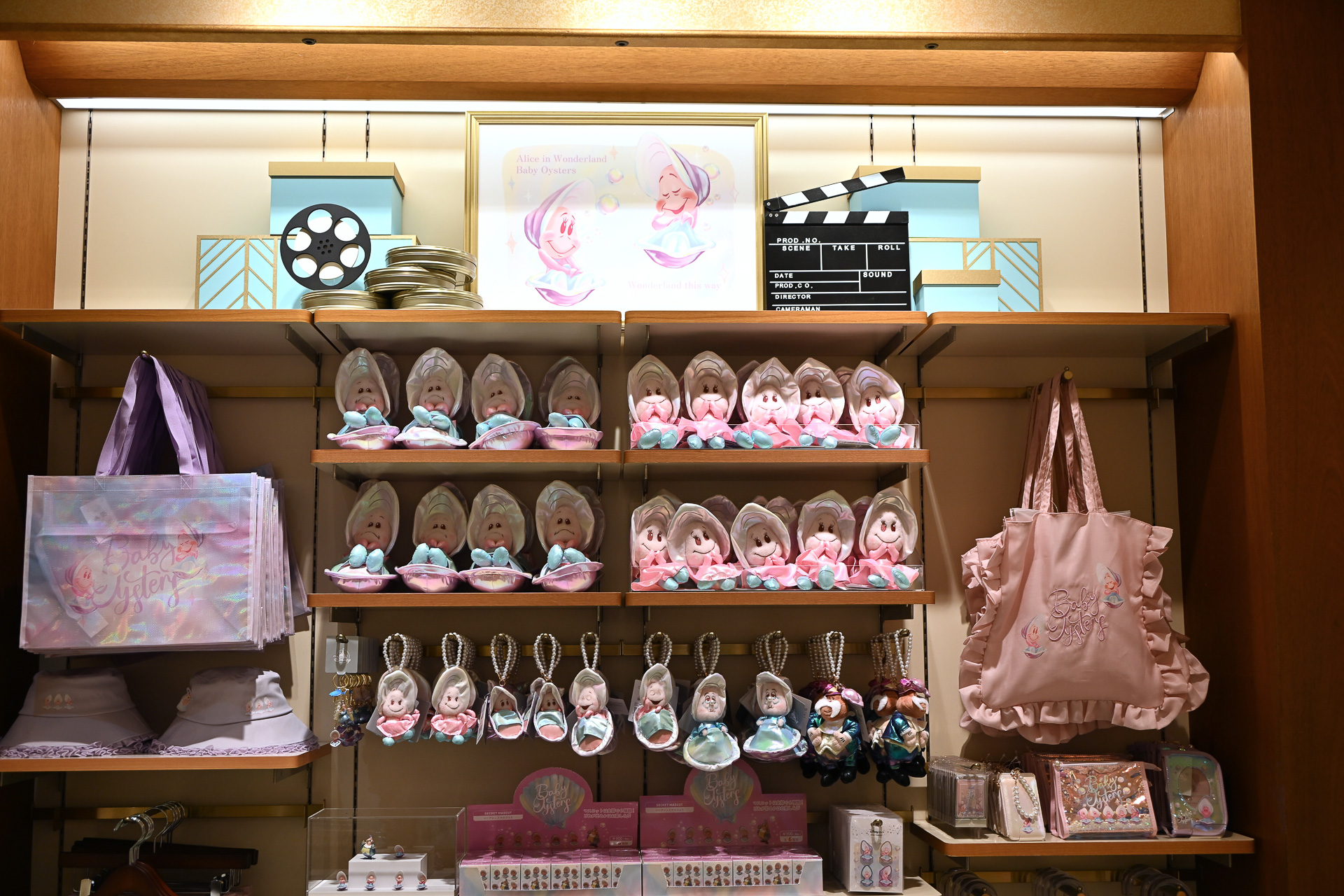 店内のバナーも一新。よりお目当てが見つけやすい