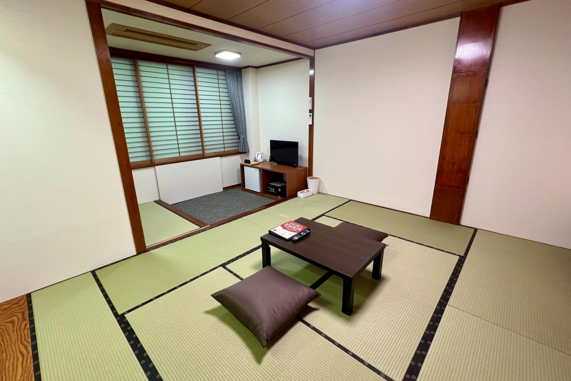 こちらは#353「スタンダード和室10畳」（定員3名、約38.2m<span class="em sup">2</span>）