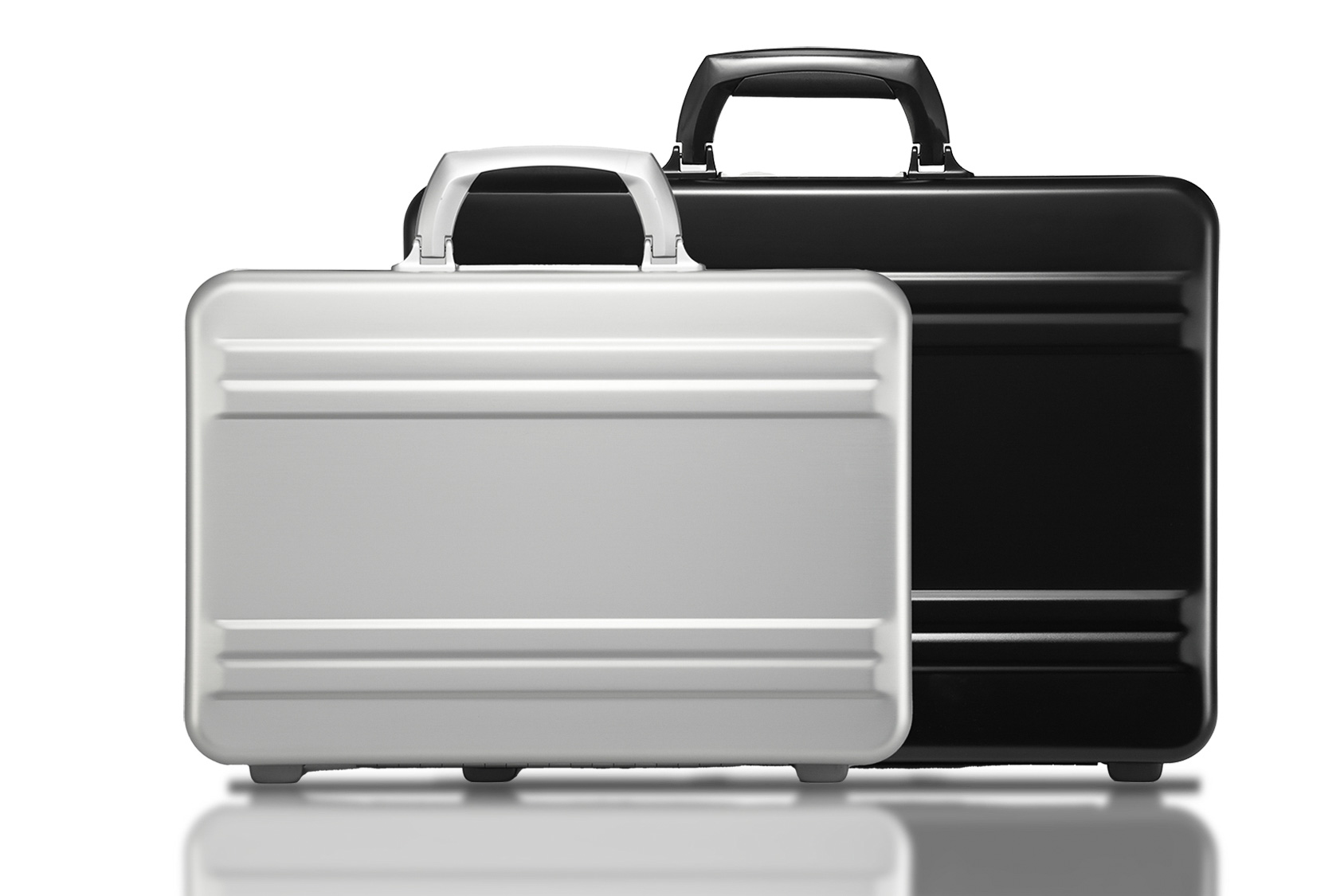 ゼロハリバートンが「Slim Aluminum ATT」を発売