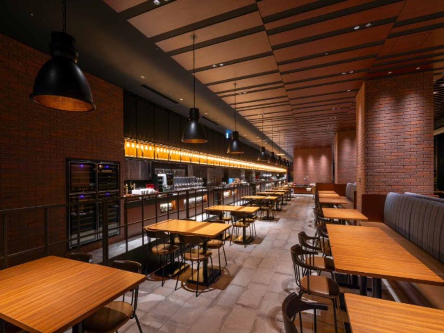 朝食を提供する「Dining BRICKSIDE」