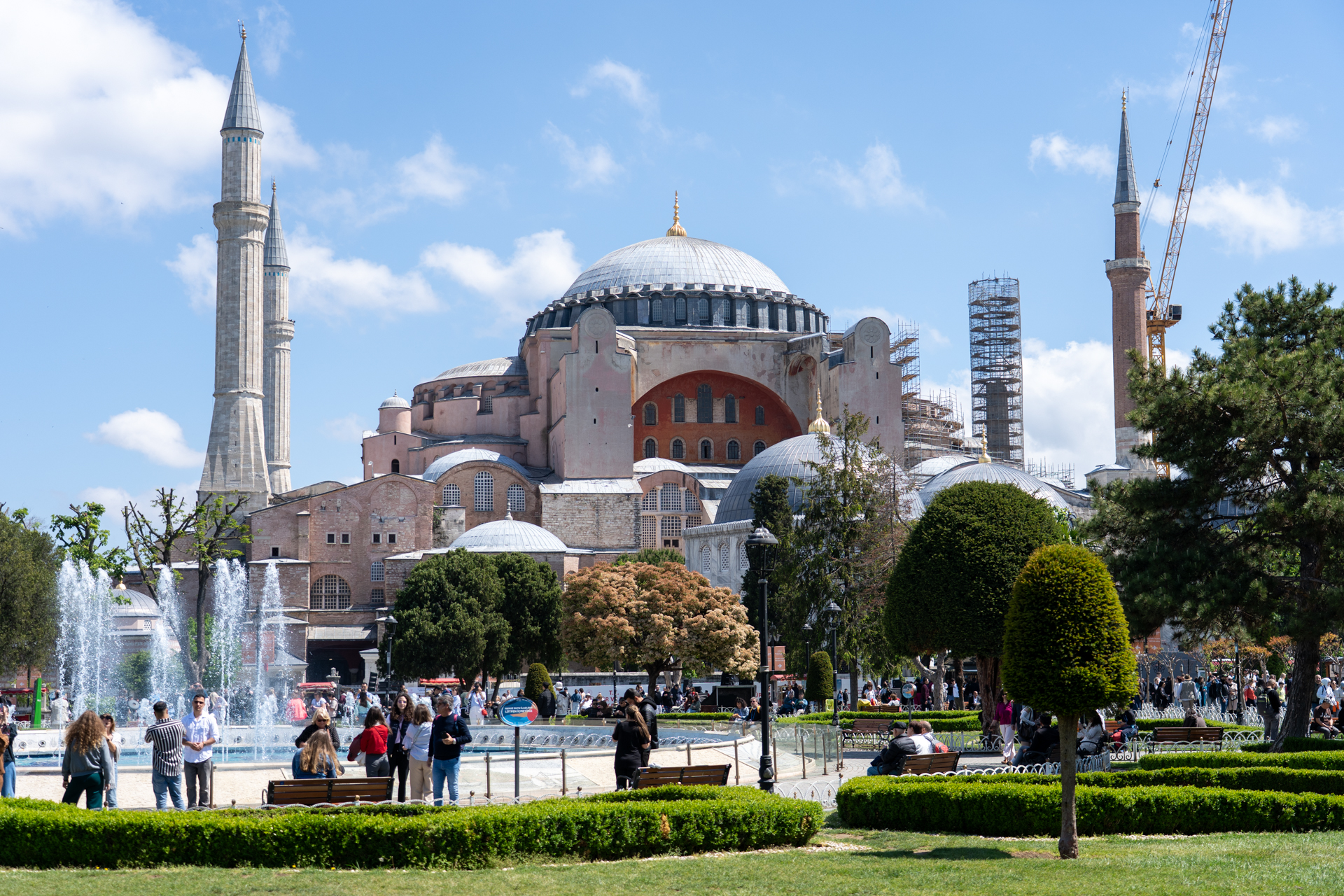 イスタンブールがたどってきた歴史を今に伝えるアヤソフィア