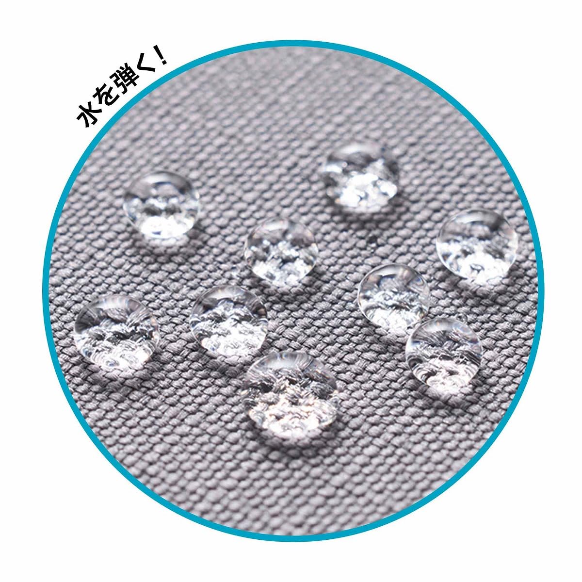 川キャンプや海水浴シーンにも使えそう。水に強い「Teva」のサンダルとコーデするのも〇