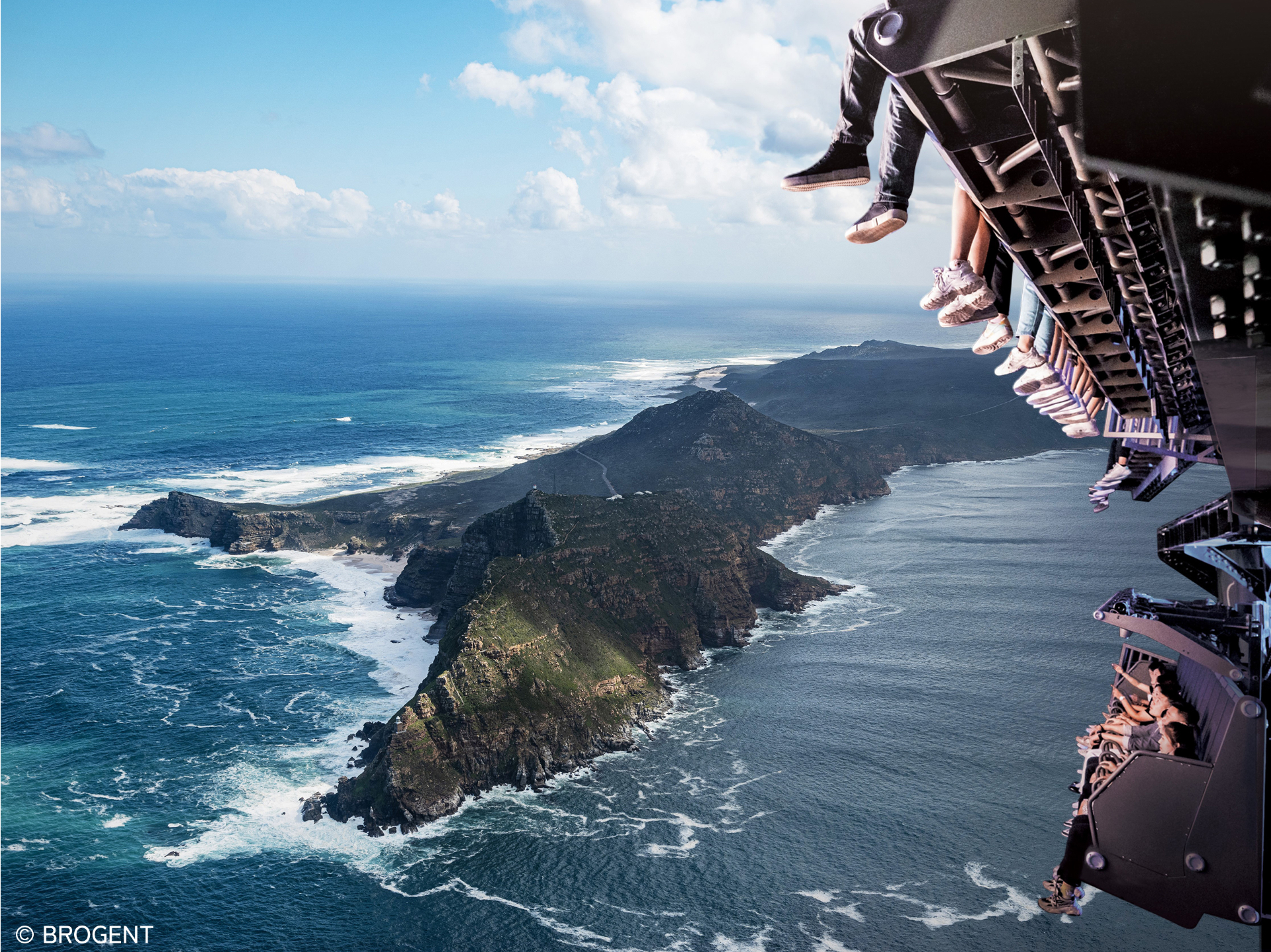 映像とシンクロするライドモーションには、上下左右前後のアクロバティックな動きが搭載。空を駆け抜けるシーンでは、座席が滑らかに傾き、スリリングな浮遊感を体感できるという