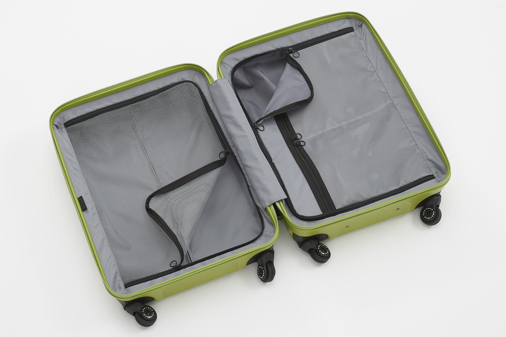 抗菌・防臭加工内装生地を採用した内装