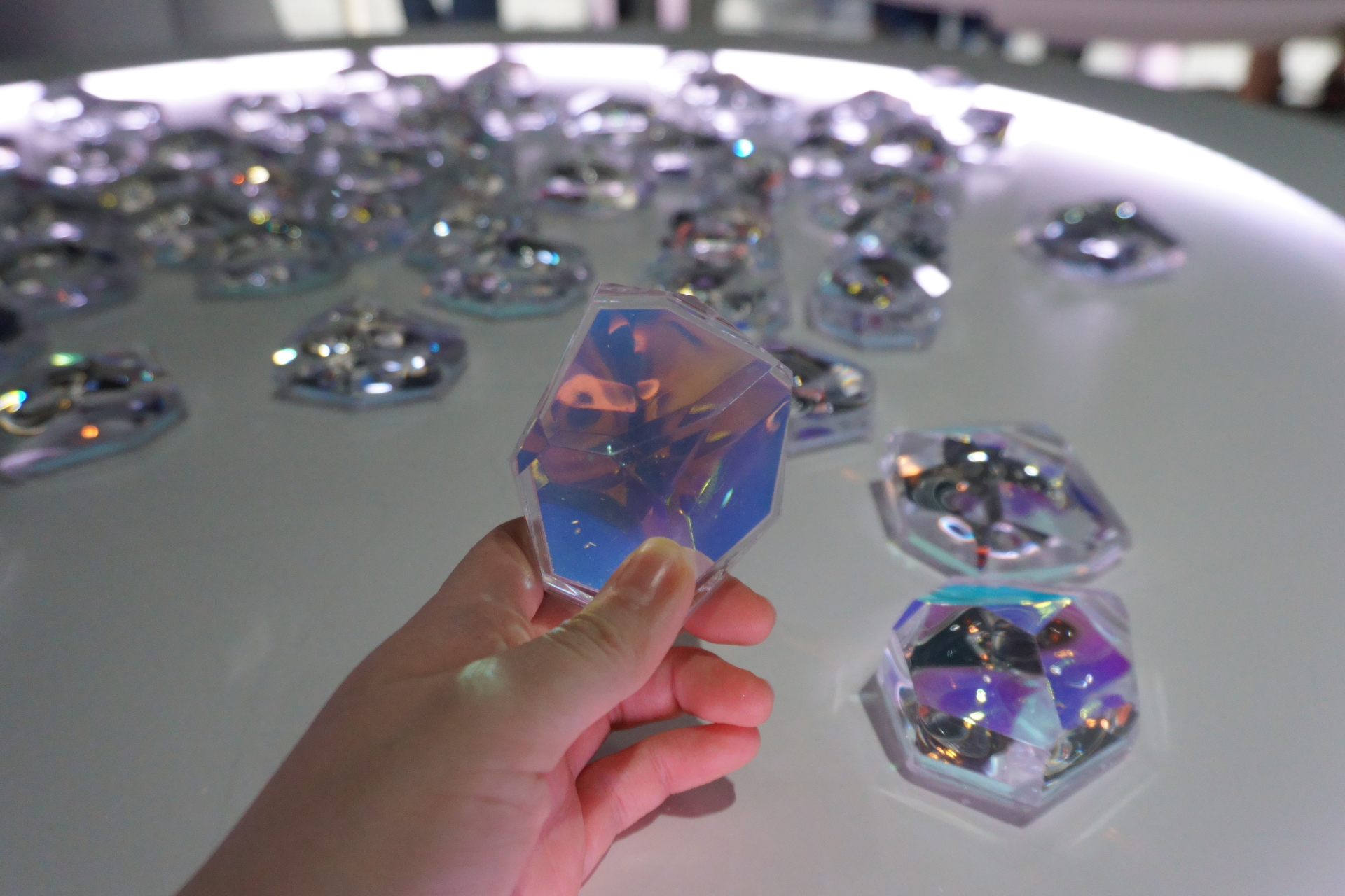 自分の結晶デバイスを選んで光を集める