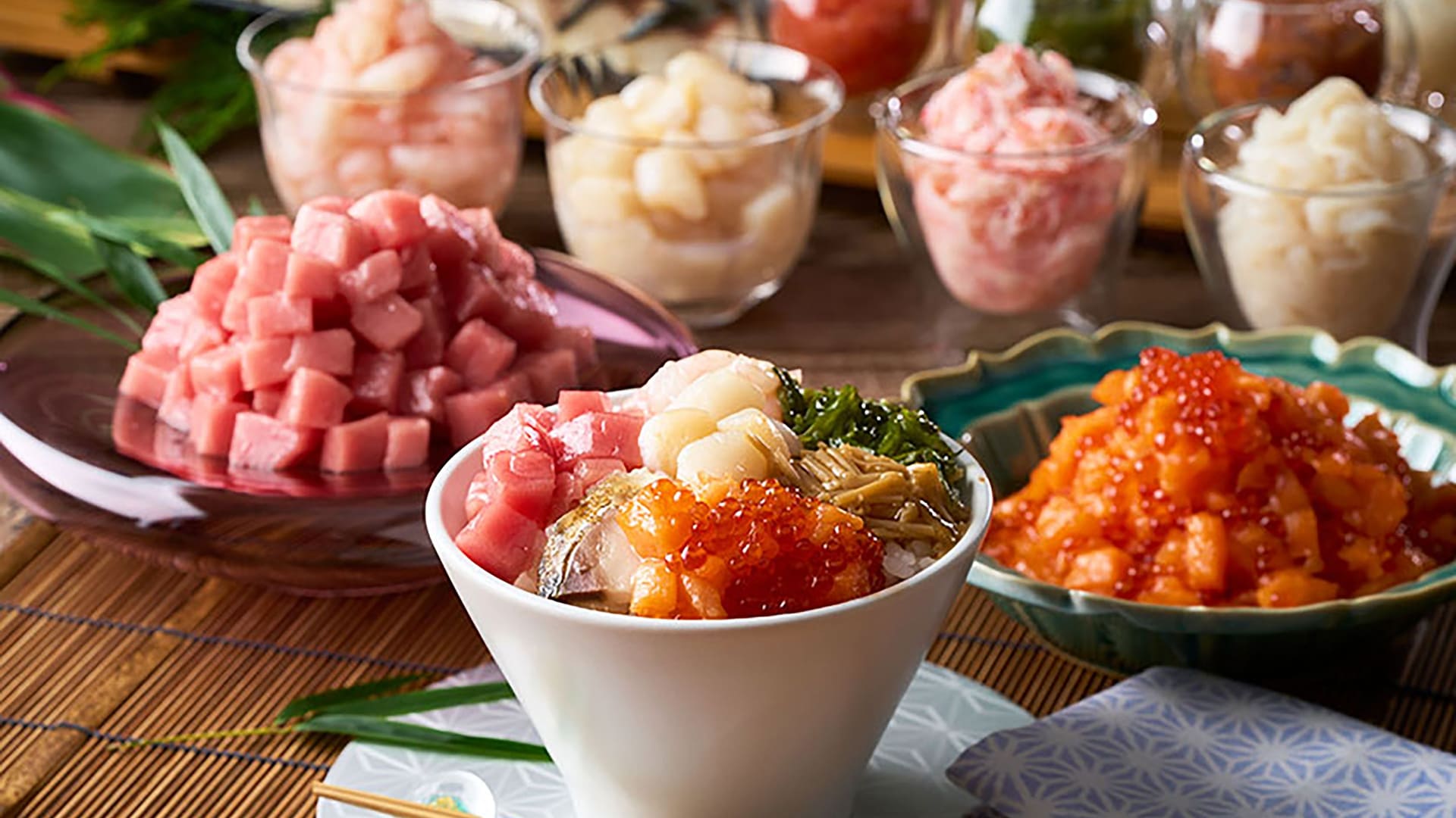 朝食バイキングの海鮮のっけ丼