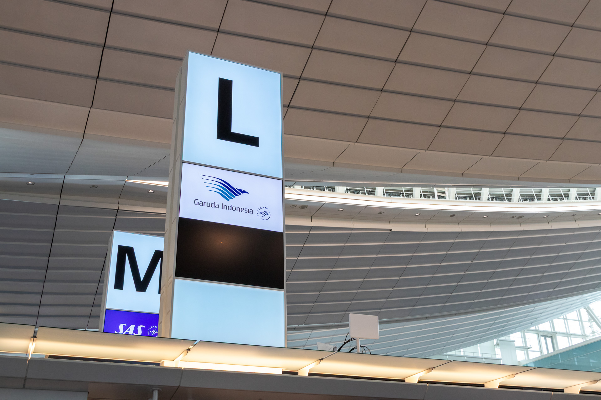 羽田のチェックインカウンターは、第3ターミナルのLカウンター