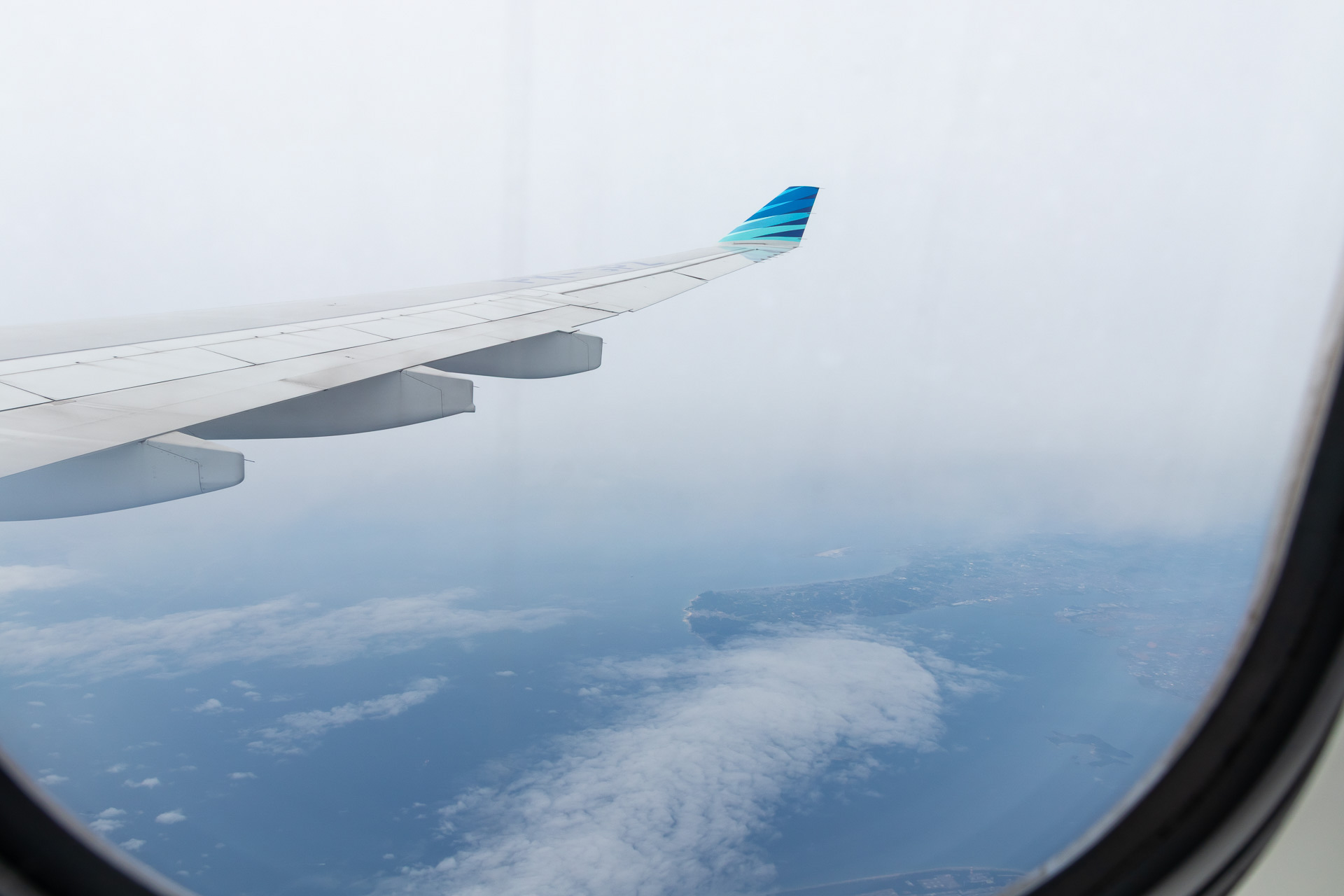 知多半島とうっすらと見えるセントレア