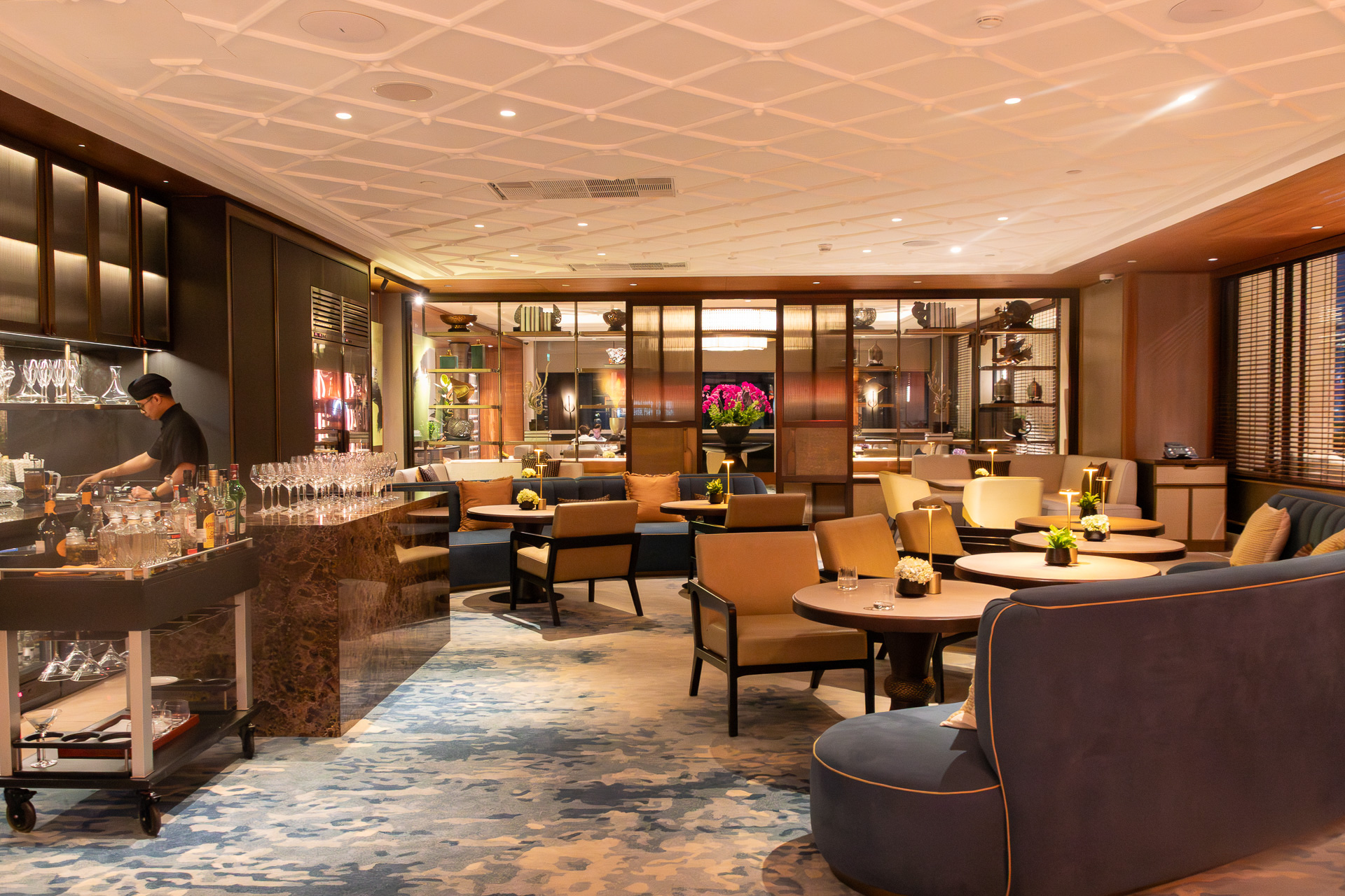 7階にある朝食・昼食・夕食を提供する「クラブ」