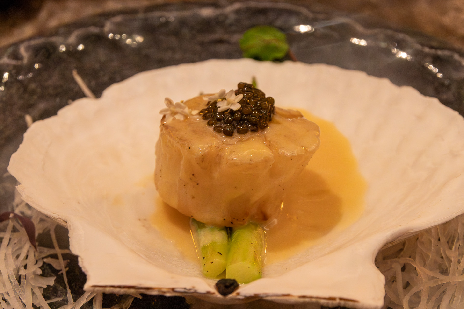 プリプリのホタテと濃厚な味噌バターにまずは先制パンチを食らう