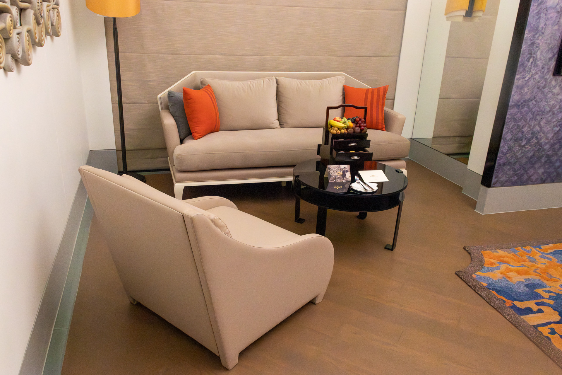 落ち着いた雰囲気のソファ