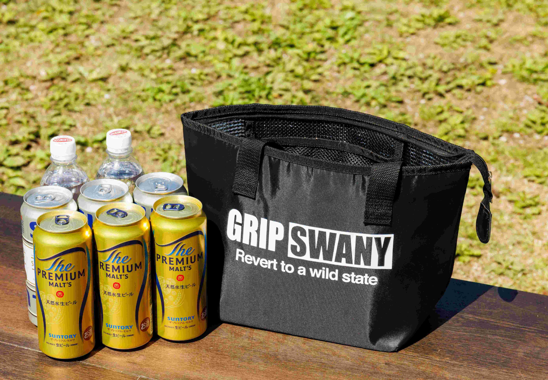 付録は「BE-PAL」史上最大サイズのクーラートート。500mL缶8本が余裕で入るサイズ