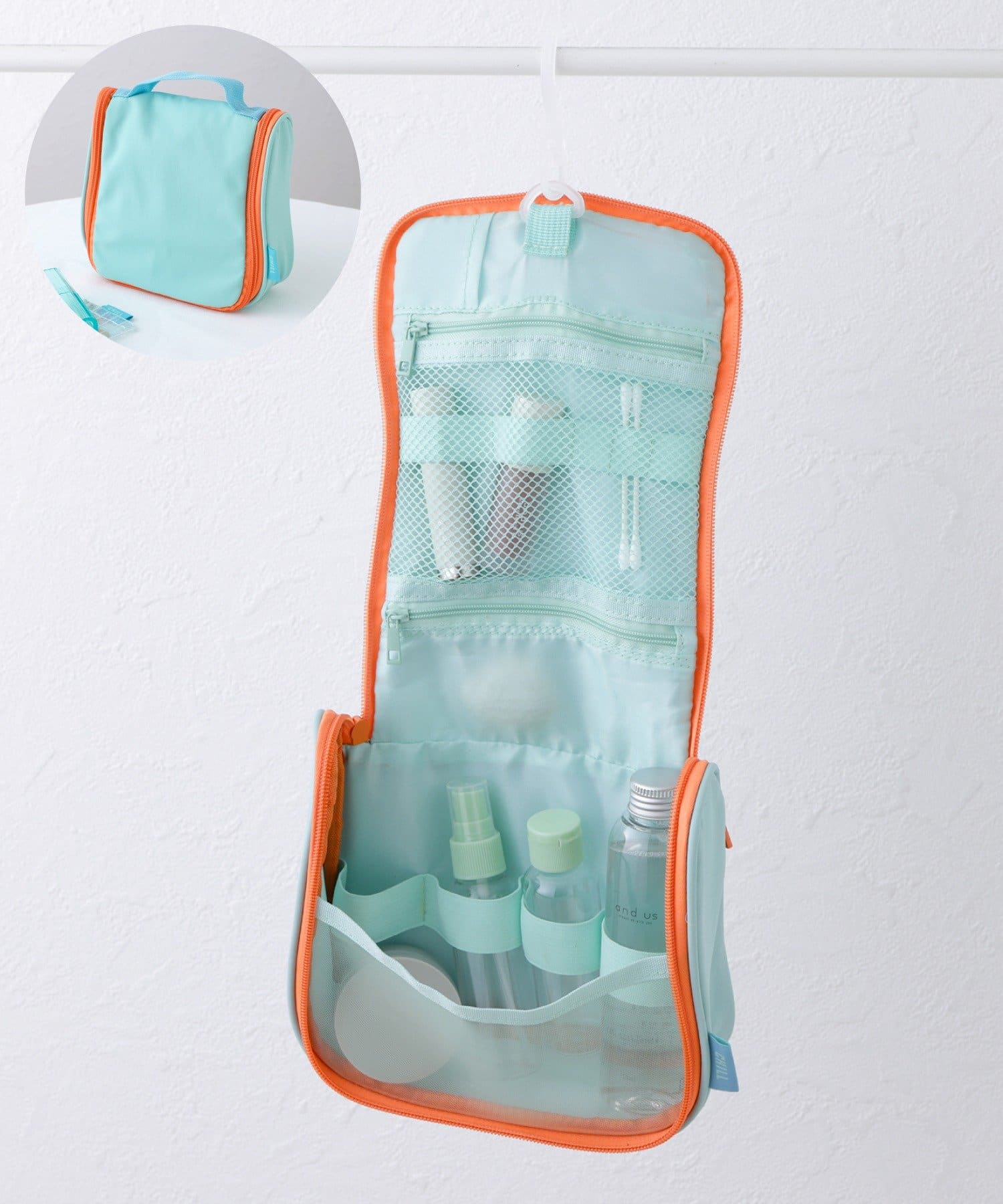 「吊り下げアメニティポーチ」（880円）