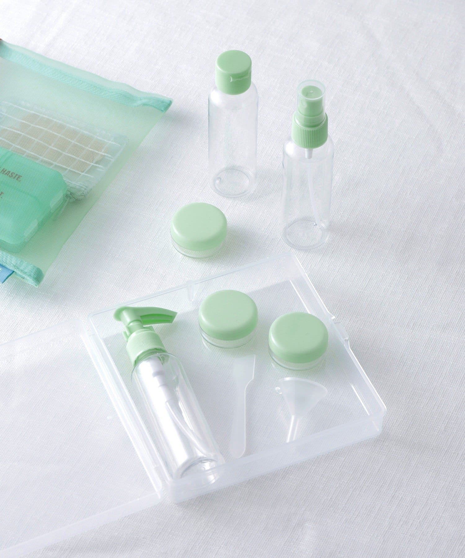 「カラー詰め替えボトルセット」（330円）