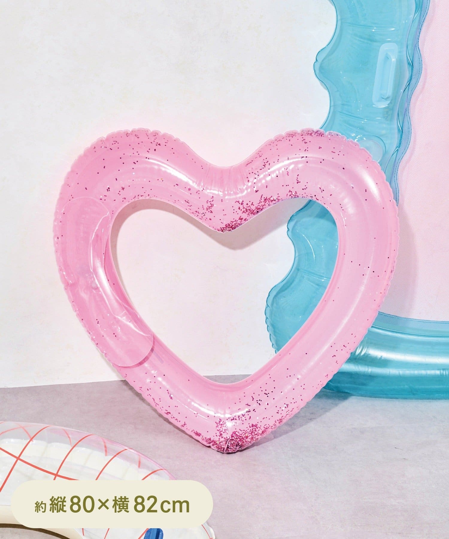 ハート型浮き輪（880円）