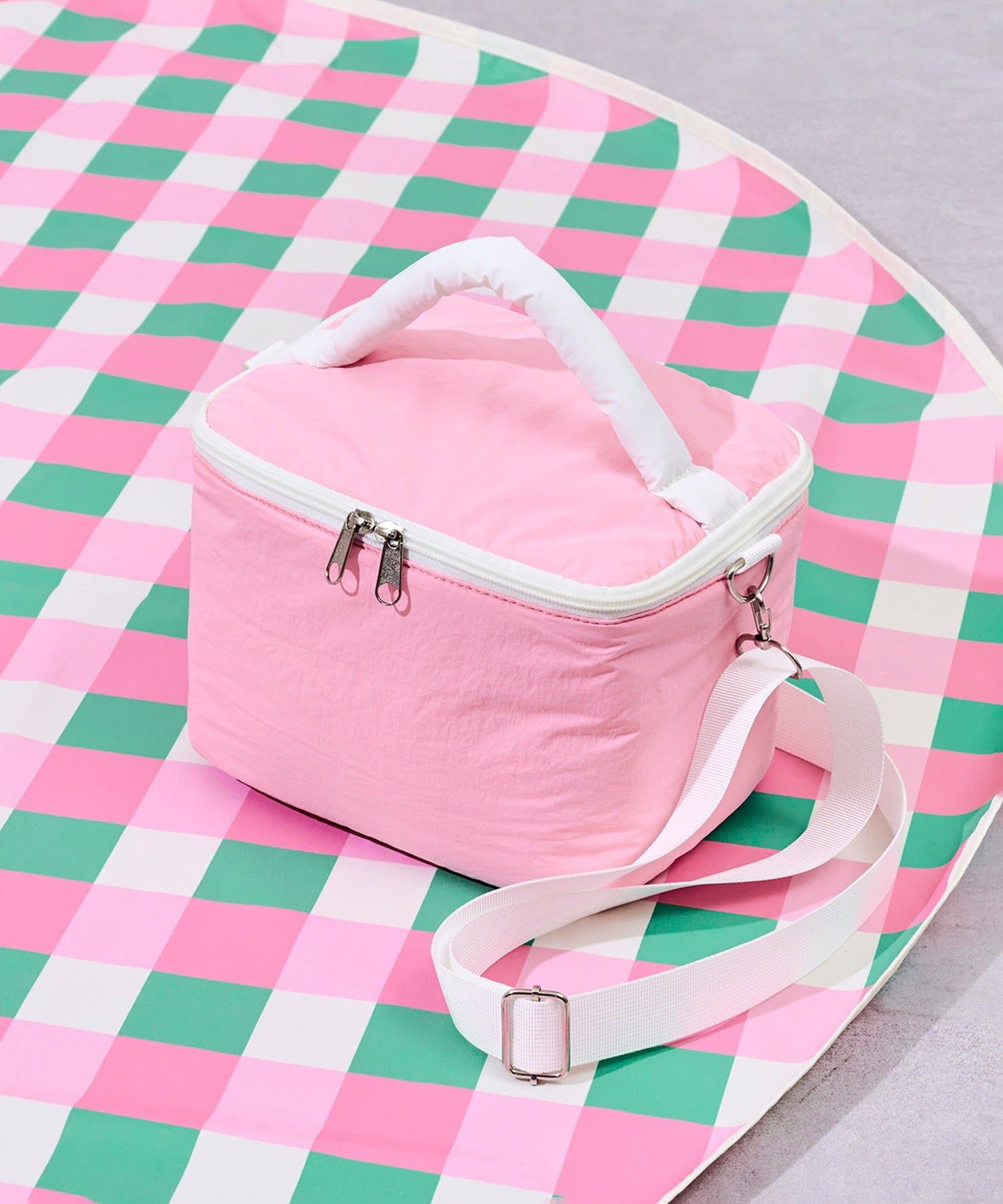 クーラーバッグ（880円）