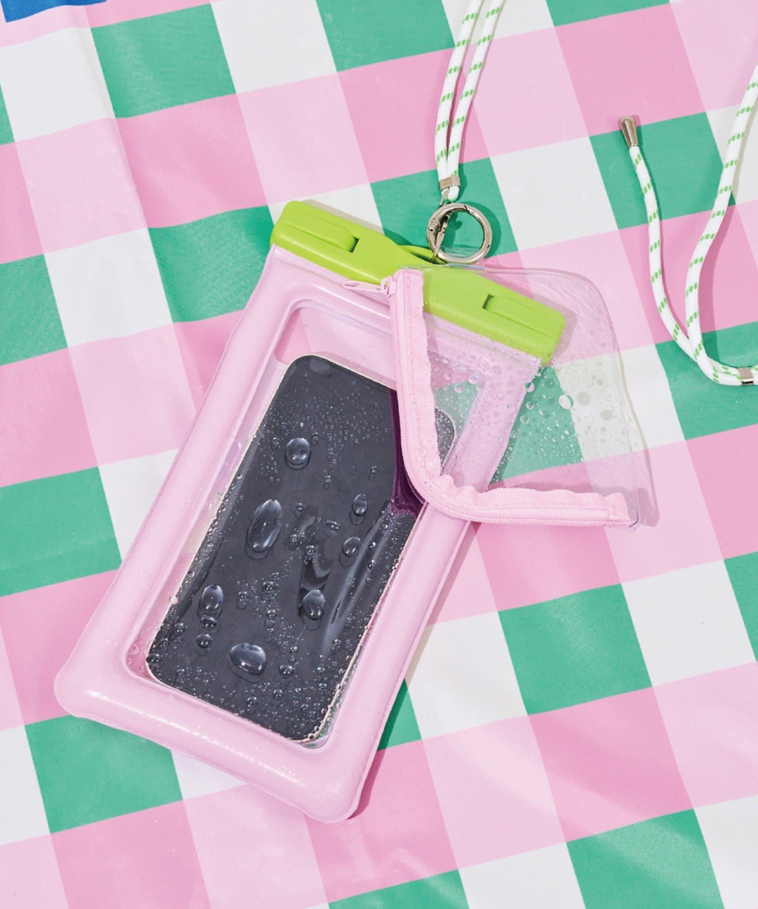 防滴スマホポーチ（550円）