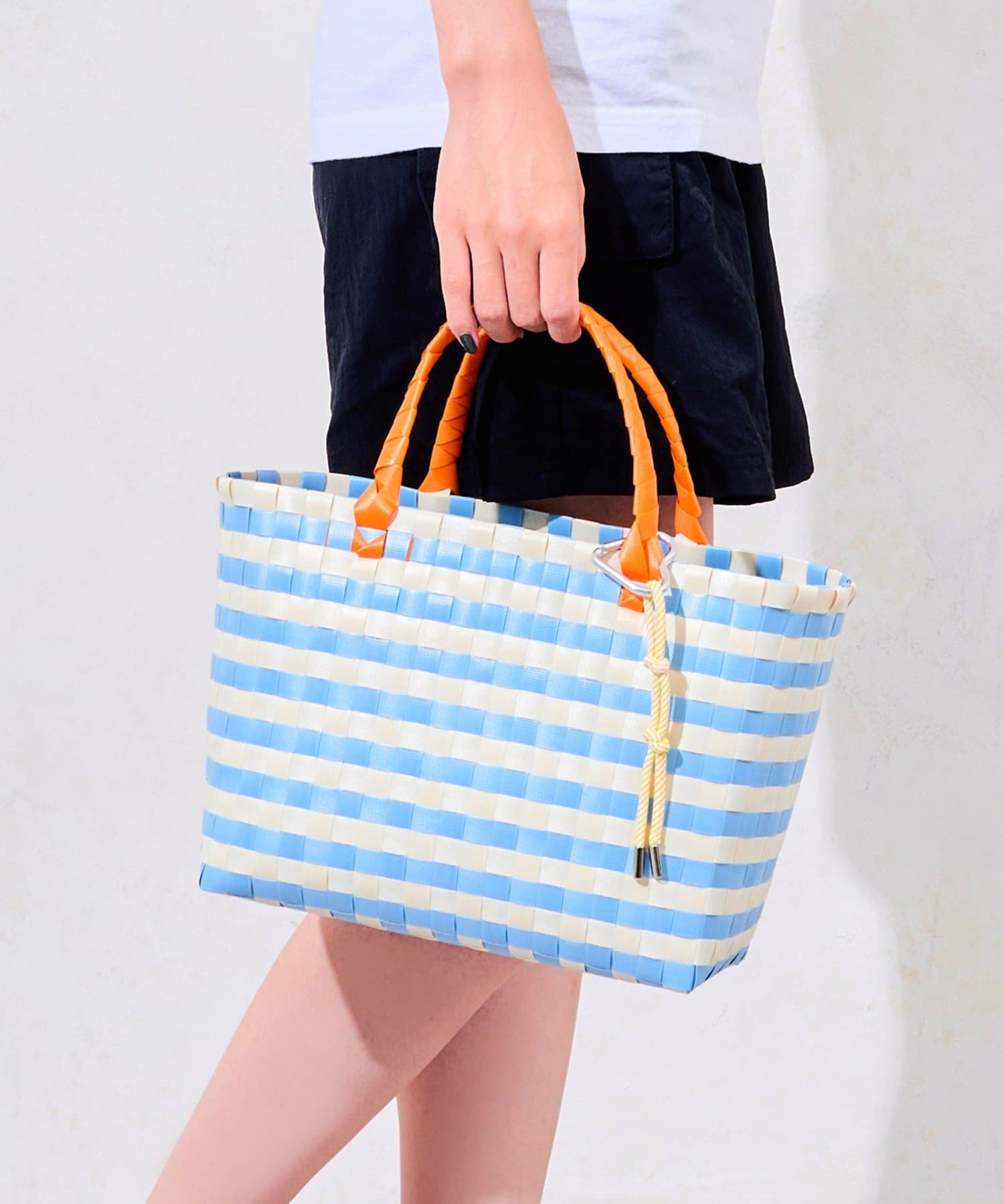 チャーム付きバスケットバッグ（770円）