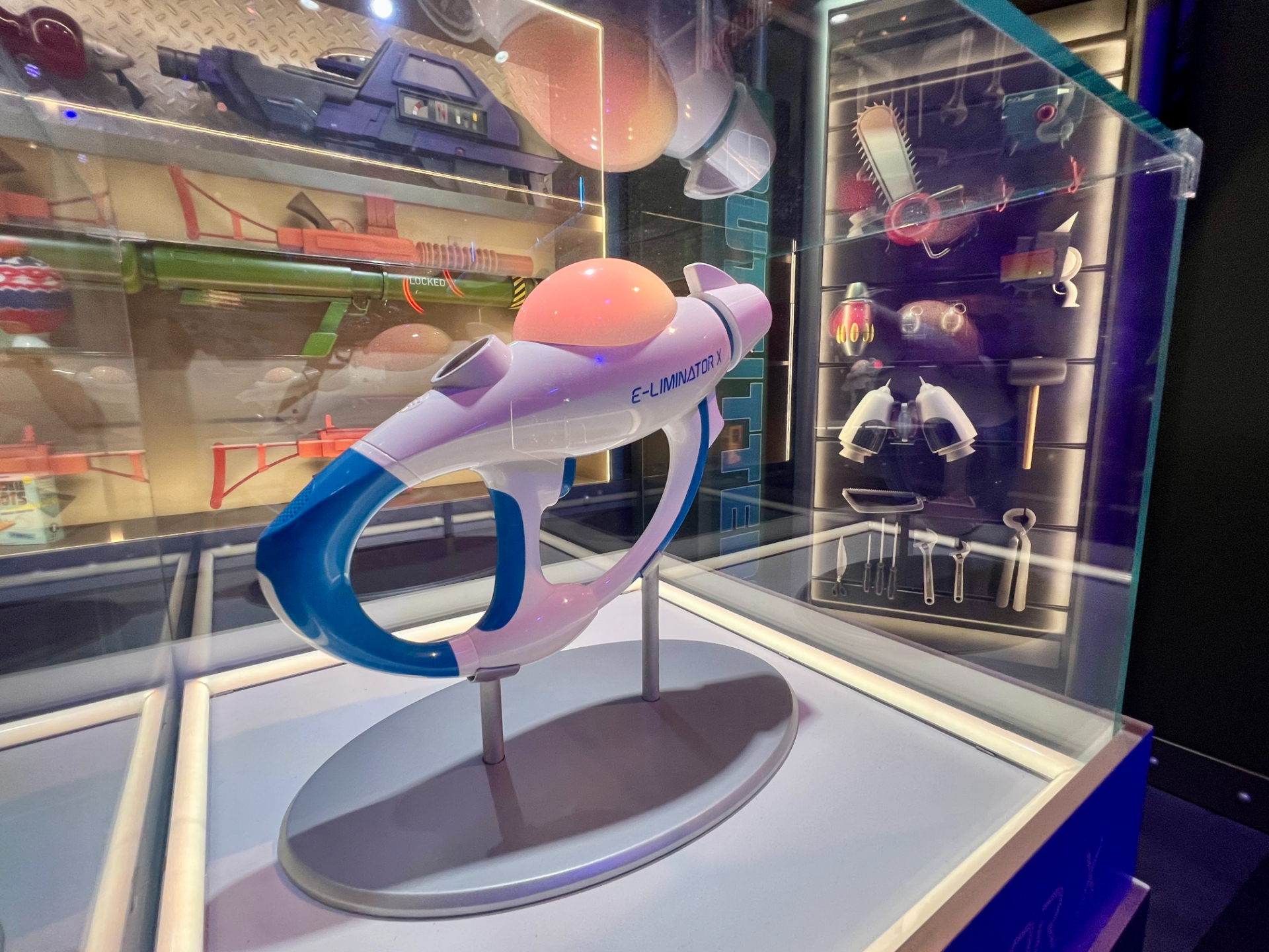 待機列に並んでいるあいだも見どころ満載