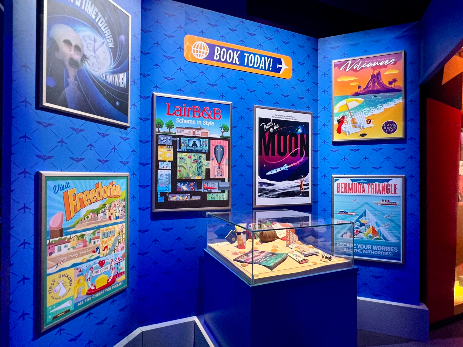 待機列に並んでいるあいだも見どころ満載