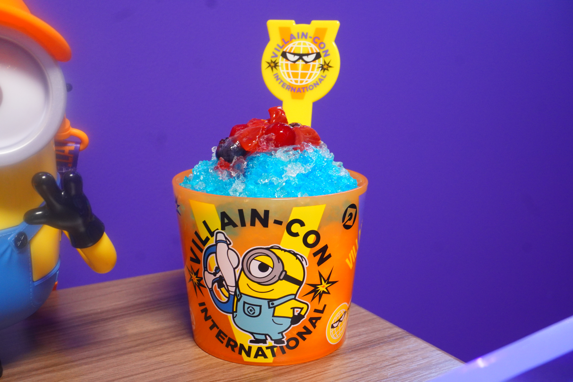 新作かき氷「スチュアート・バケツ スプーン付き」（950円～）