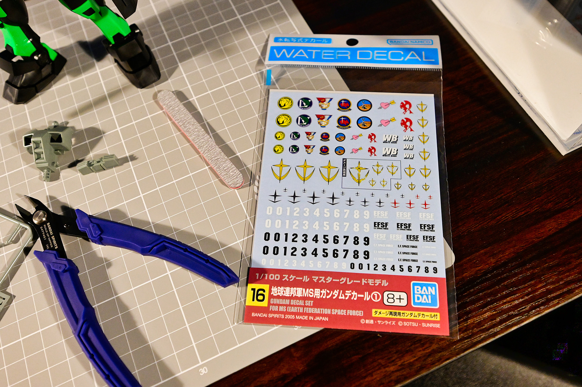 販売価格500円ほどのデカールもプレゼント