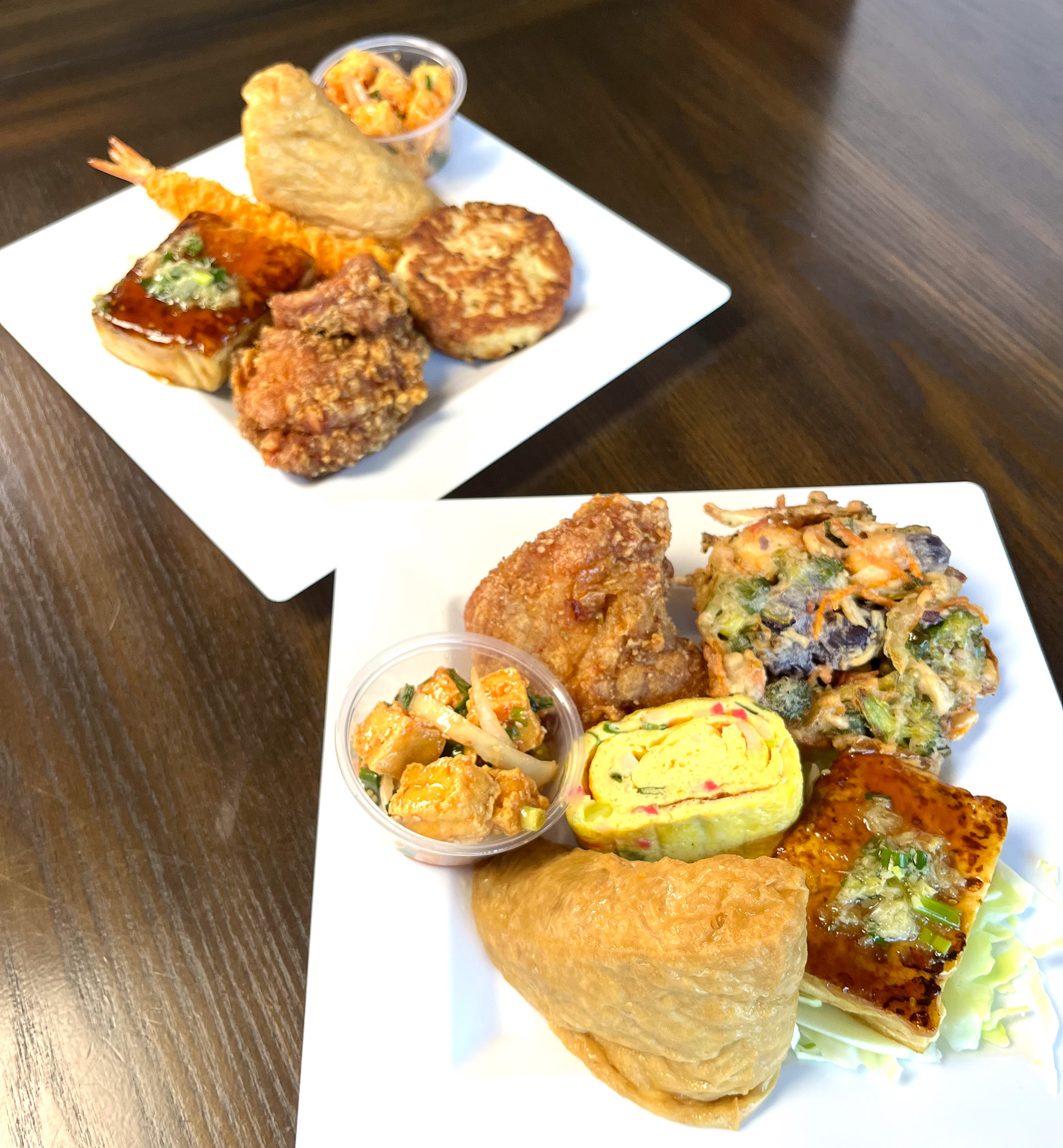 フライドチキン、エビフライ、アヒパテ、卵焼きなどボリューム満点