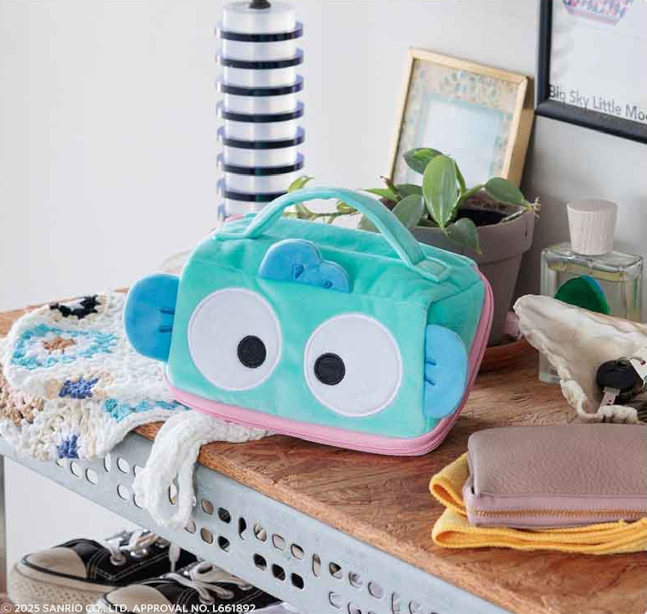 宝島社「ハンギョドン 40周年！ガバッと開くはらぺこポーチBOOK」予約注文スタート