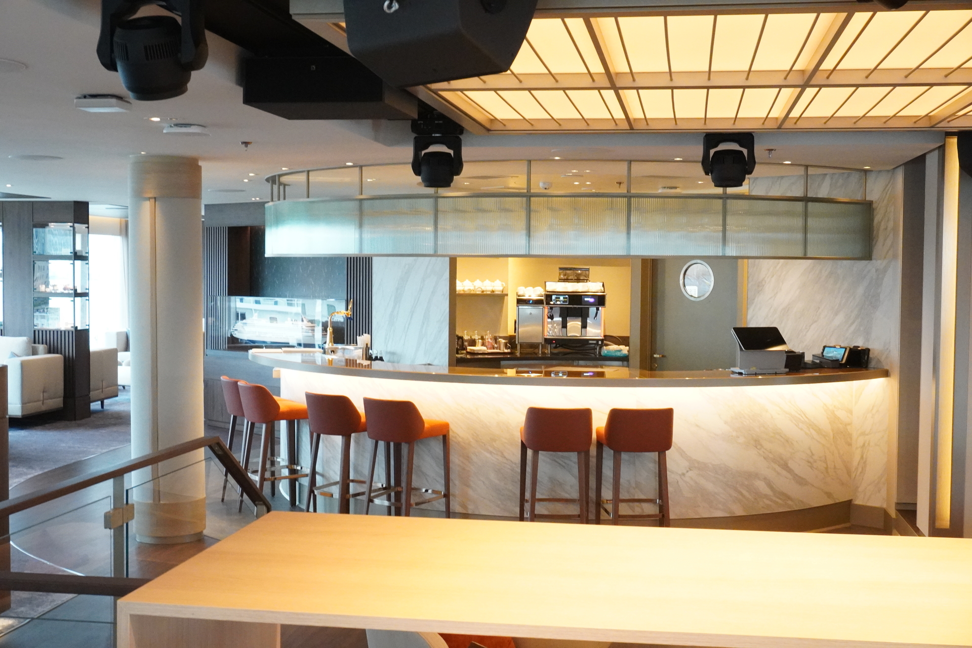 さまざまなタイプの席を用意している