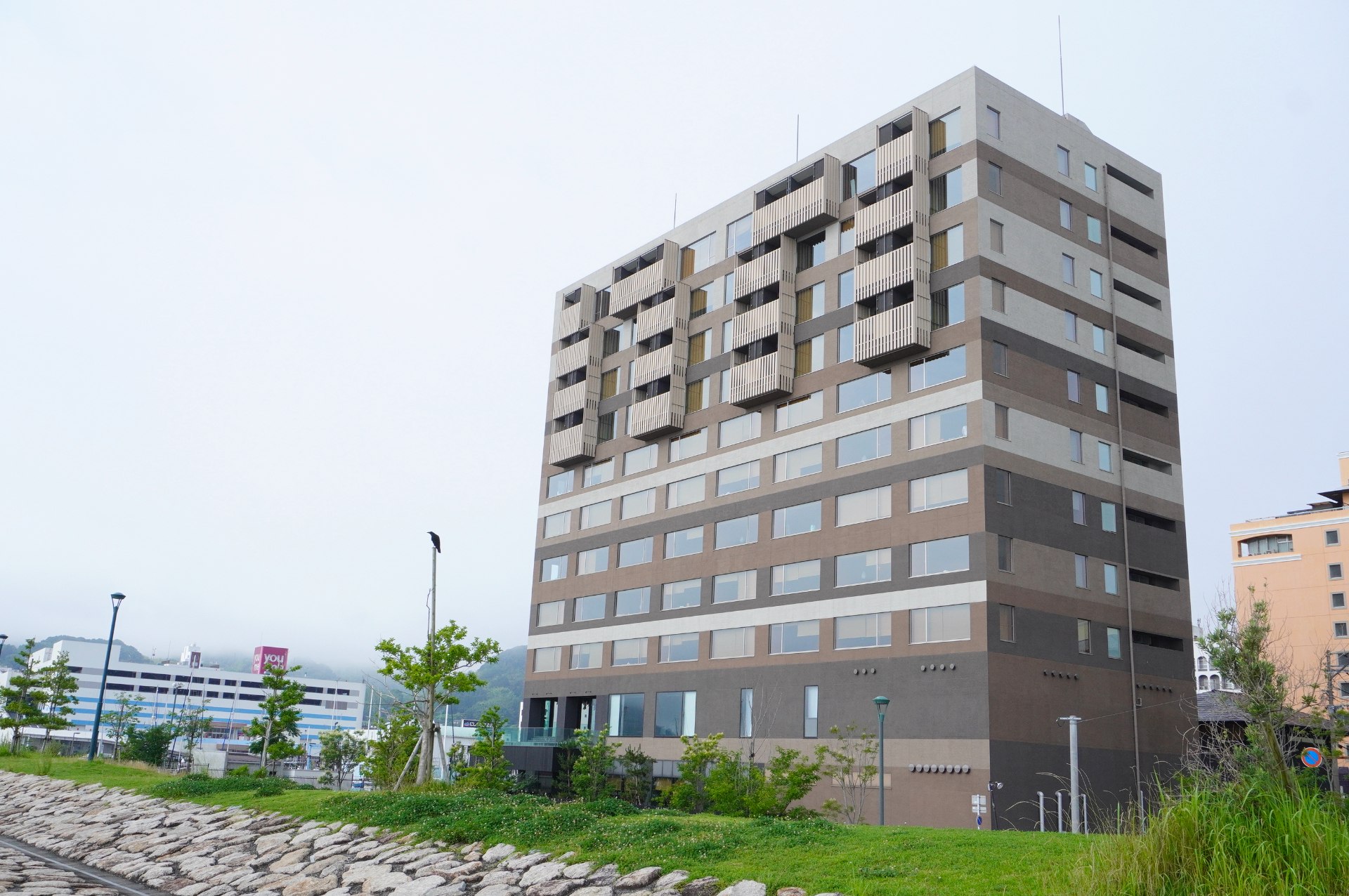 2021年に開業した「界 別府」。別府湾に面した別府温泉郷にあります