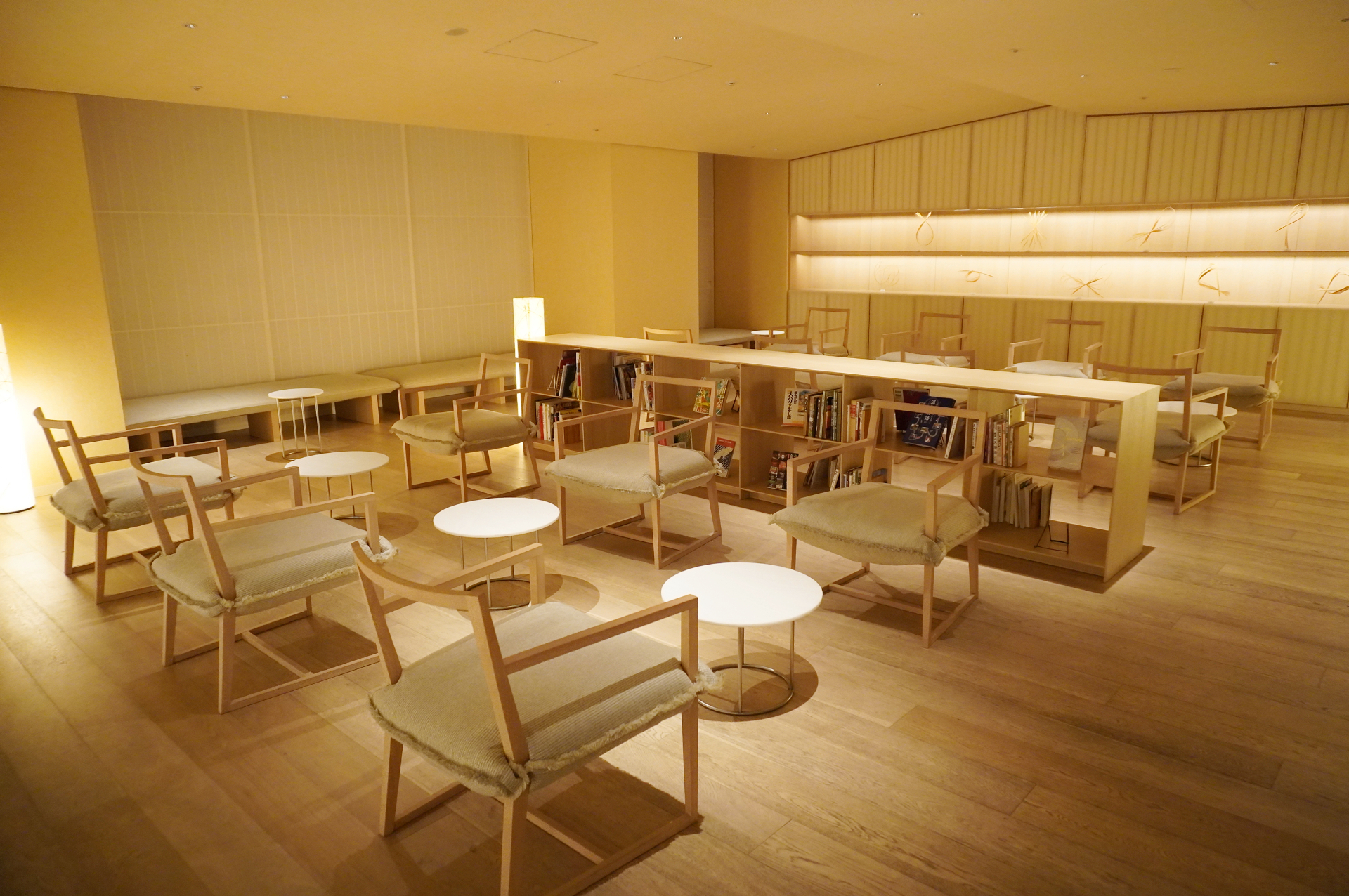 トラベルライブラリーではドリンクをサービス