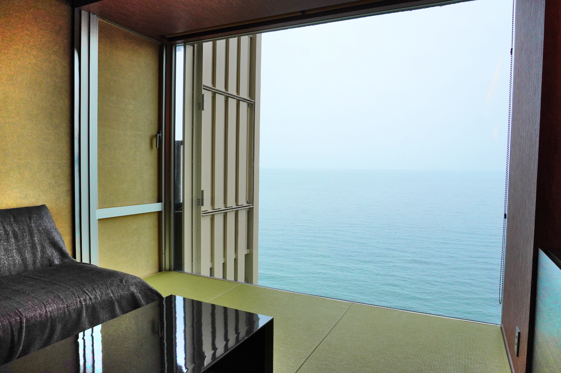 窓一面のオーシャンビュー