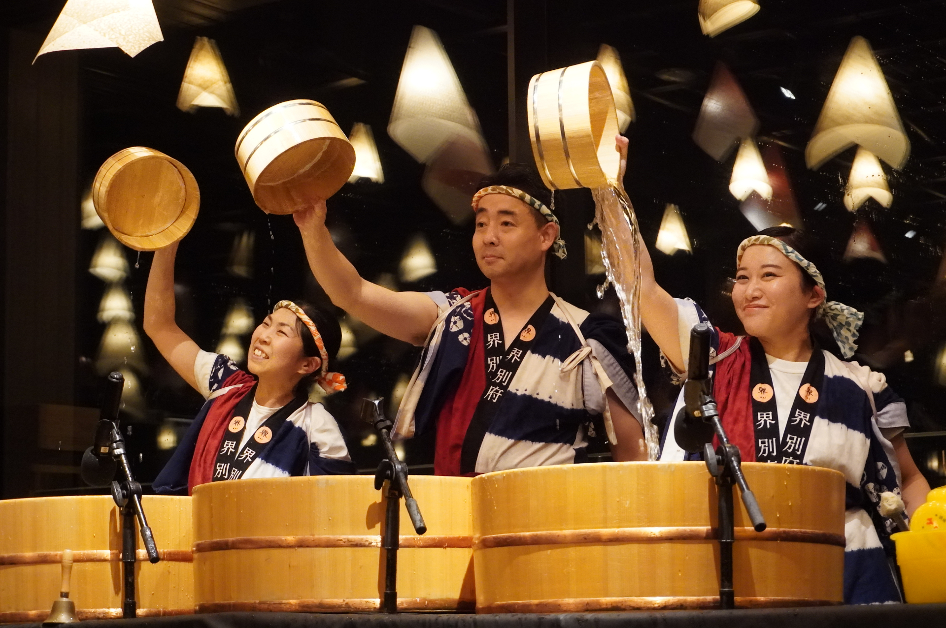 毎晩開催されるエンタメショー「湯治ジャグバンド」