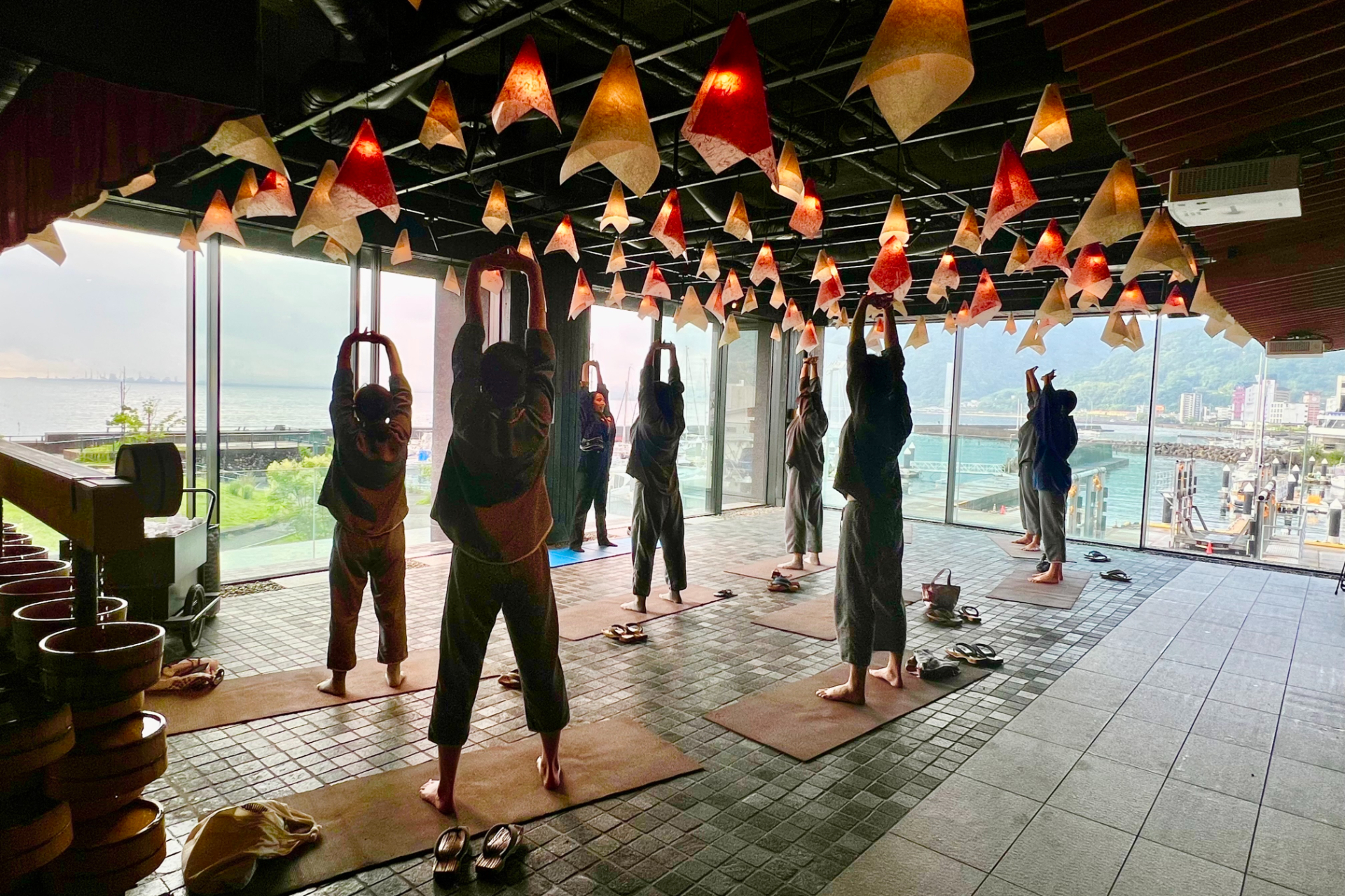 毎朝7時から開催される朝活コーナー「現代湯治体操」