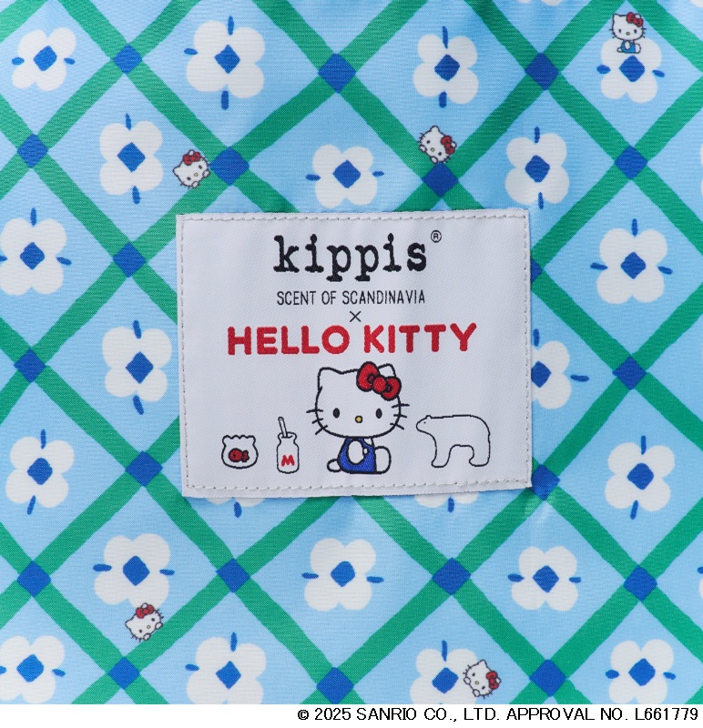 格子柄にさまざまなポーズのキティちゃんをあしらった「HELLO KITTY×kippis 巾着トートバッグ Lotta BOOK」