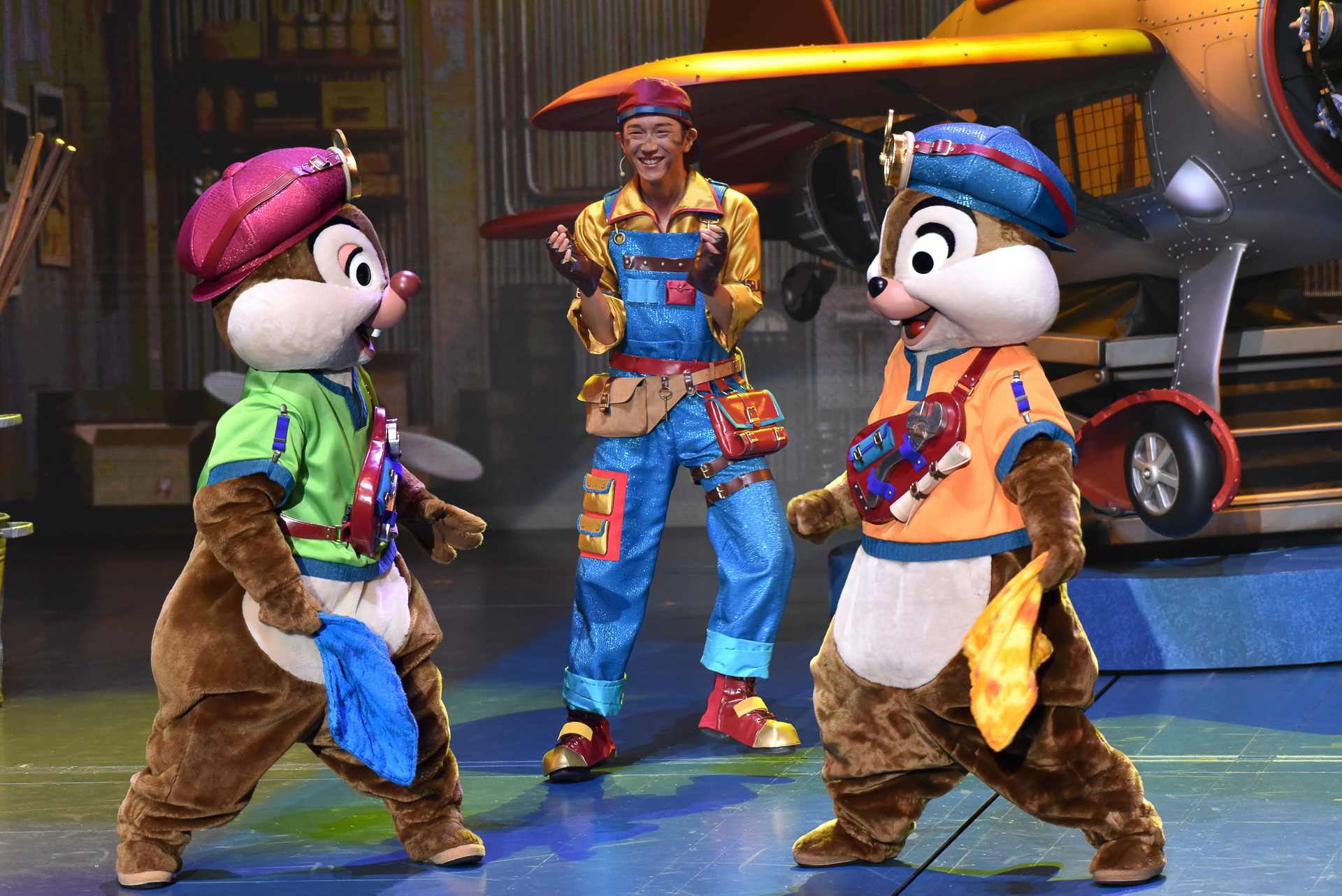 飛行機工場らしい工具で音を鳴らし、会場全体がリズミカルな空間に！