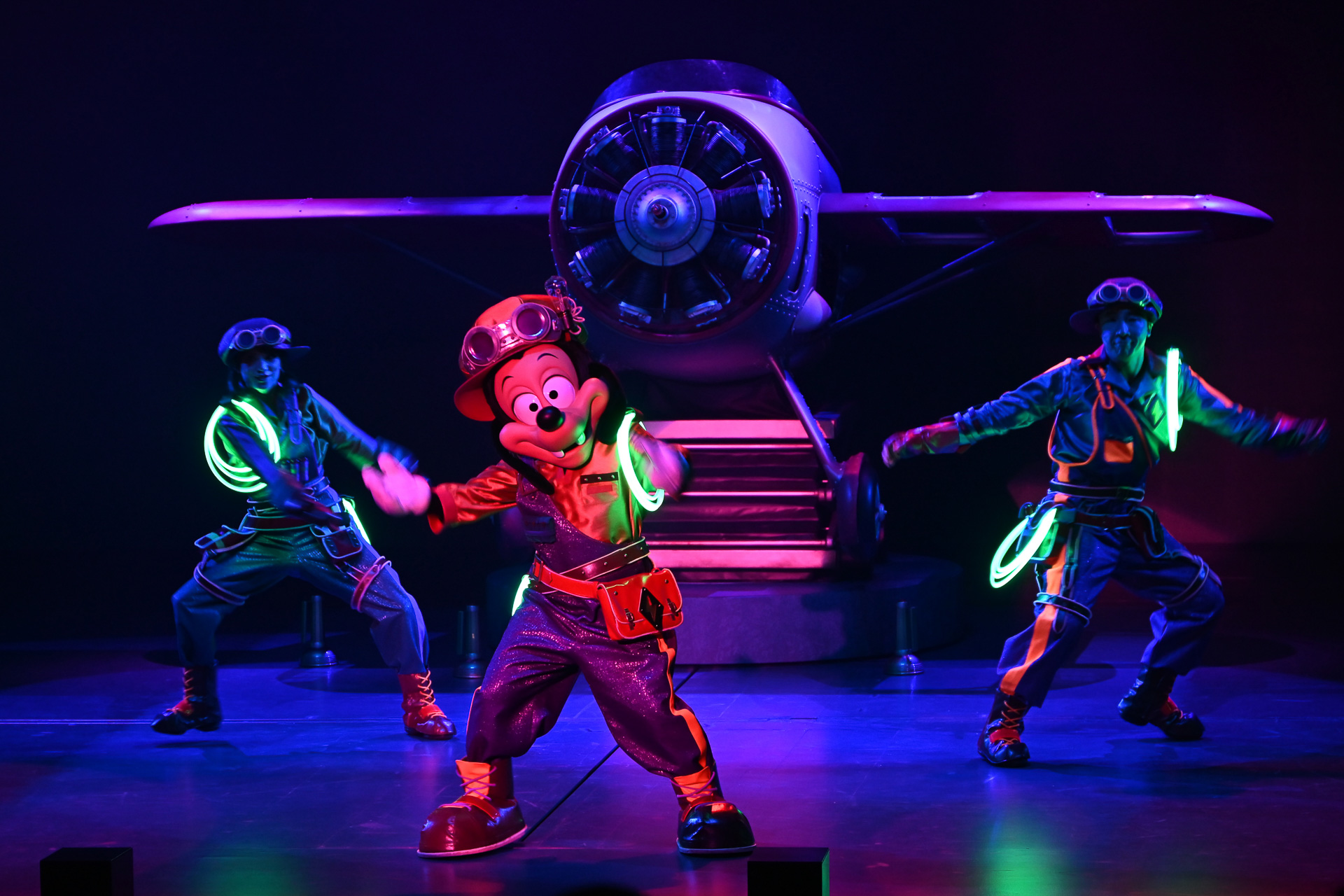 電気技師とマックスたちが駆けつける