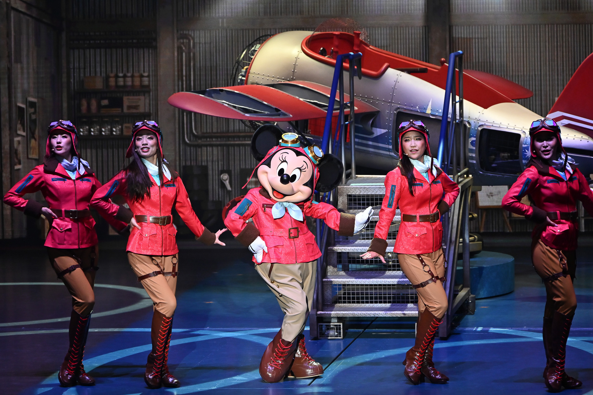 夢や願いを大空への想いと重ねた情熱的なナンバーを聞かせてくれる