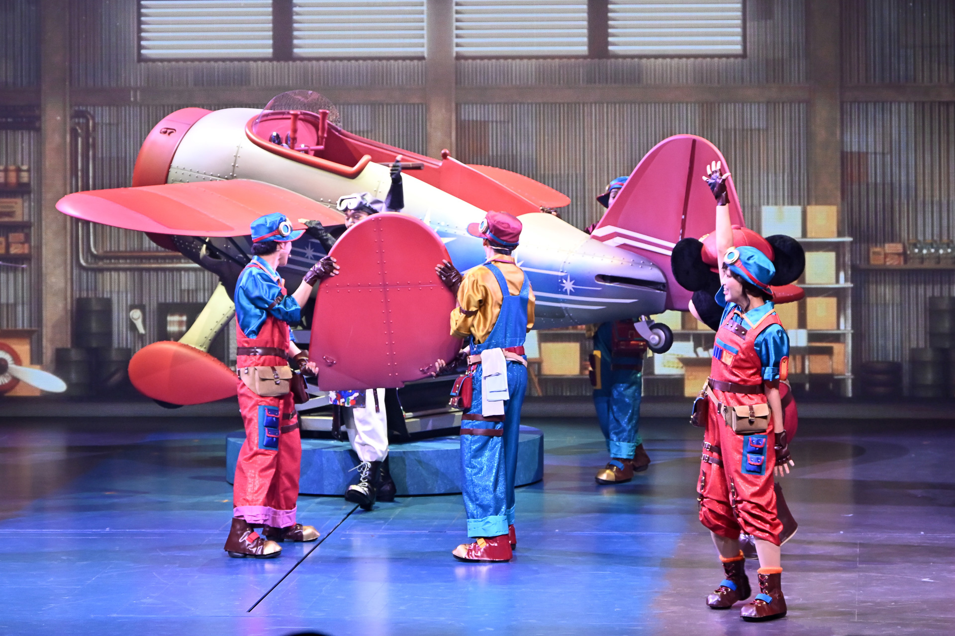 運動会のリレーのように、白熱！　どんどんと作業が進んでいく