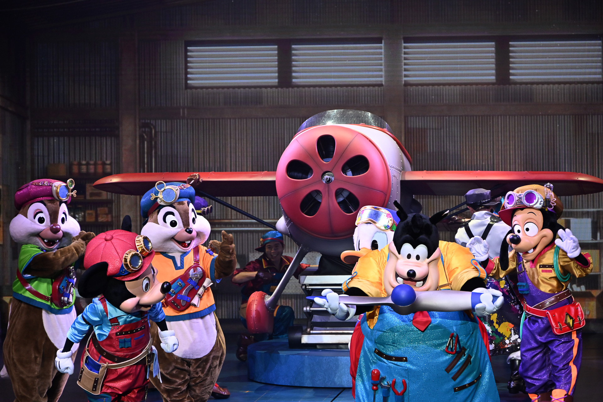 ピートがプロペラを手に……