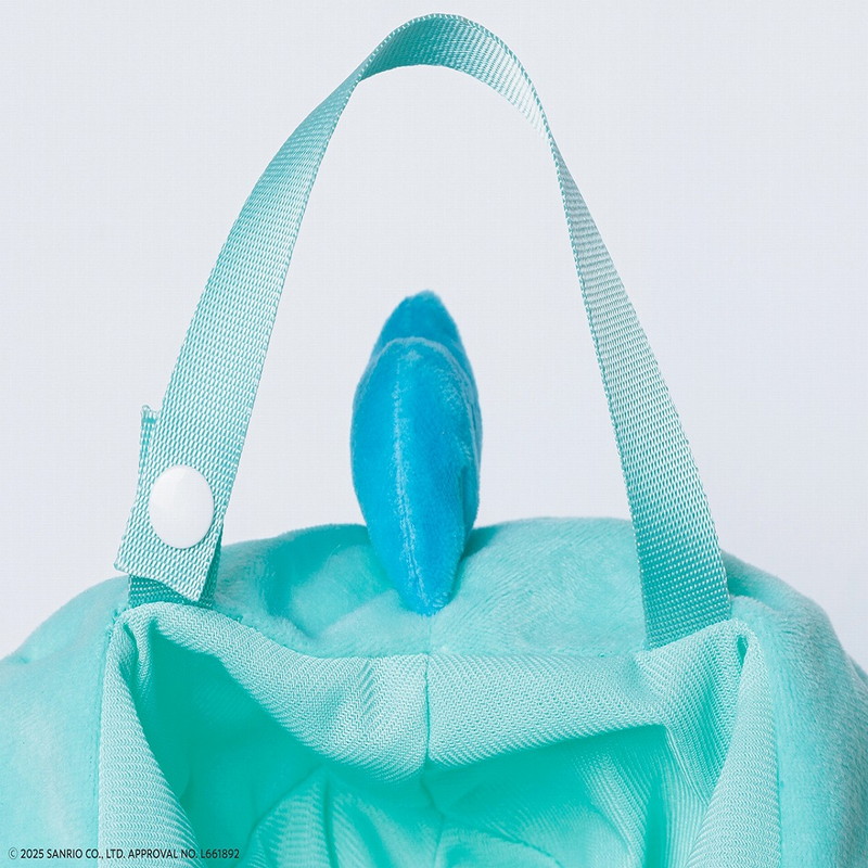 つり下げて使えるループはスナップボタンで留め外しできる