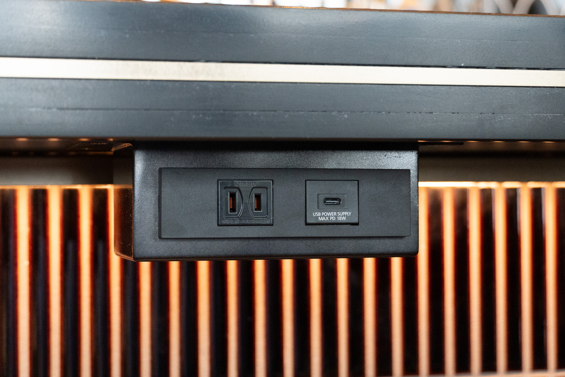 USB Type-Cの充電ポート（PD18W対応）があるのは今どき