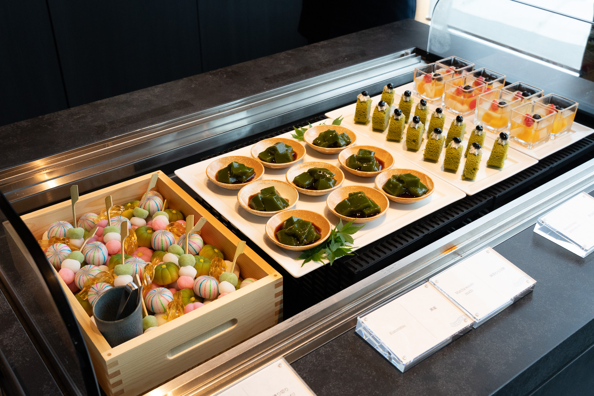 ラウンジ入って左奥にあるスイーツビュッフェ