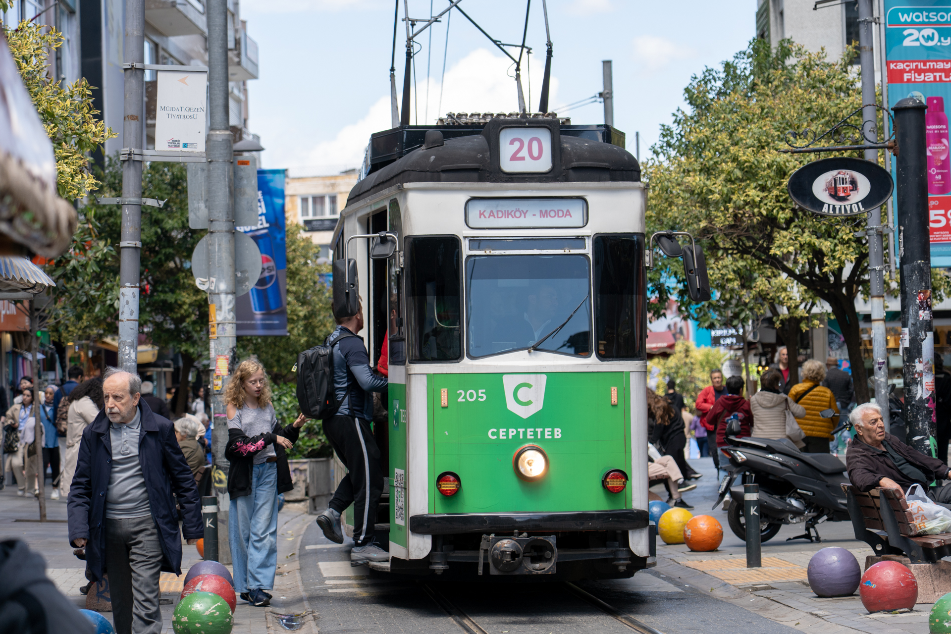 カドィキョイを走る路面電車