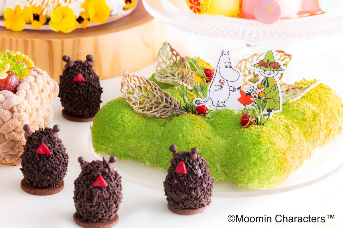 「いただき！スティンキー」（左）と「夕焼けに染まるムーミン谷」（右）