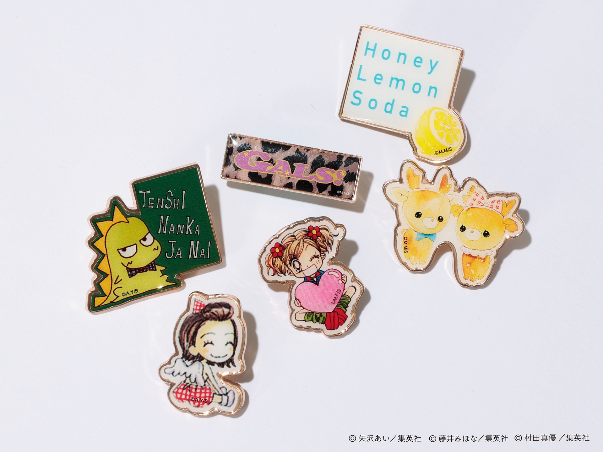 SHOP IN SHOP、POP-UP STOREで1万5000円の購入ごとにガチャガチャにて数量限定のオリジナルピンバッジをプレゼント