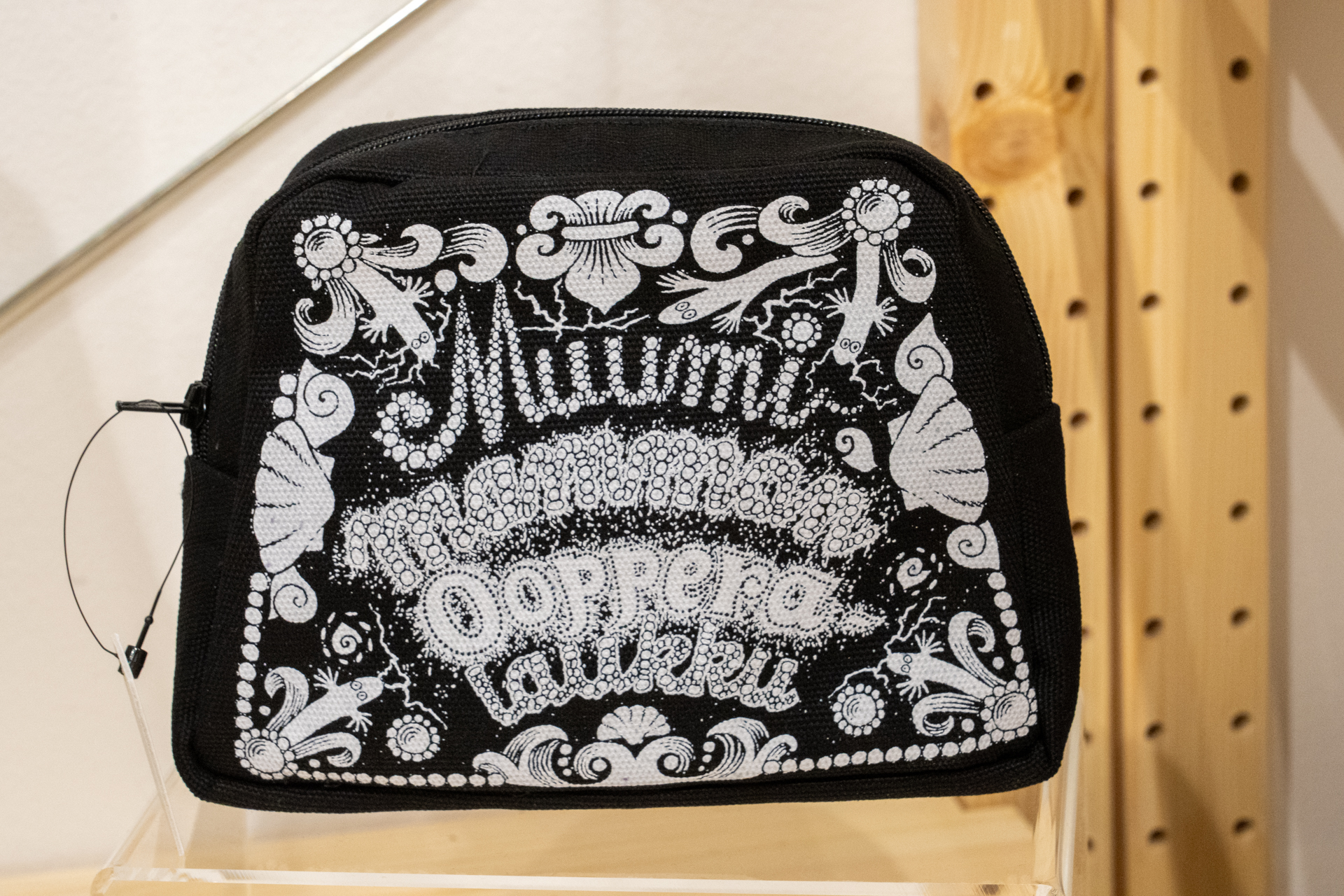 ムーミンママ オペラポーチ2860円