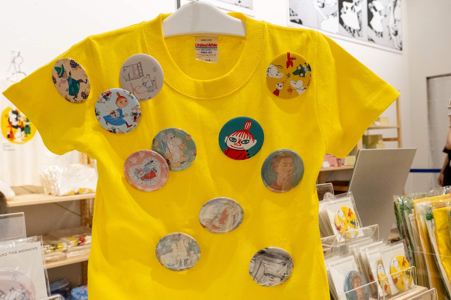 缶バッジ（660円）